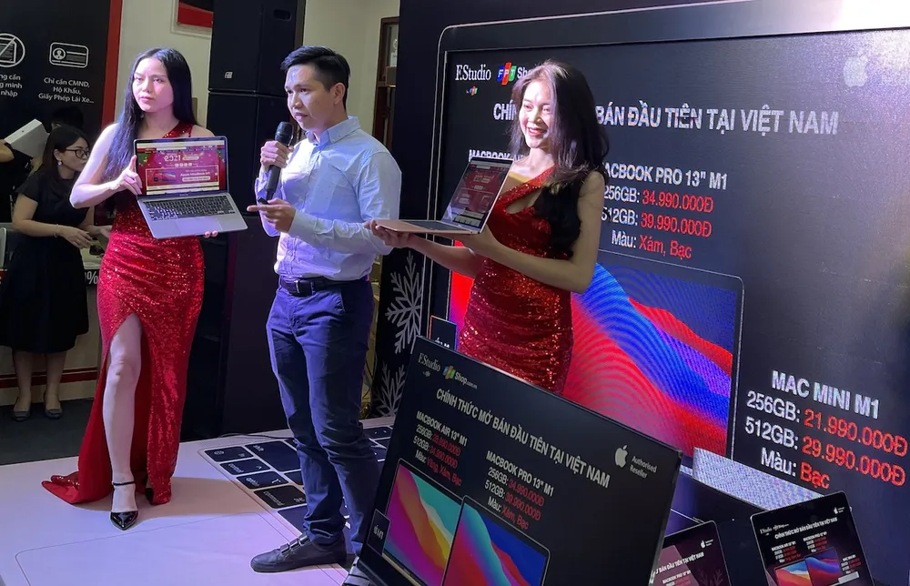 FPT Shop bất ngờ giao MacBook M1 chính hãng cho khách hàng ảnh 1