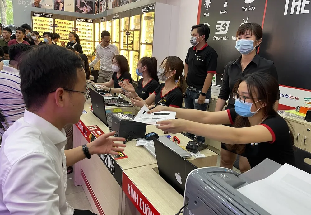 FPT Shop bất ngờ giao MacBook M1 chính hãng cho khách hàng ảnh 2