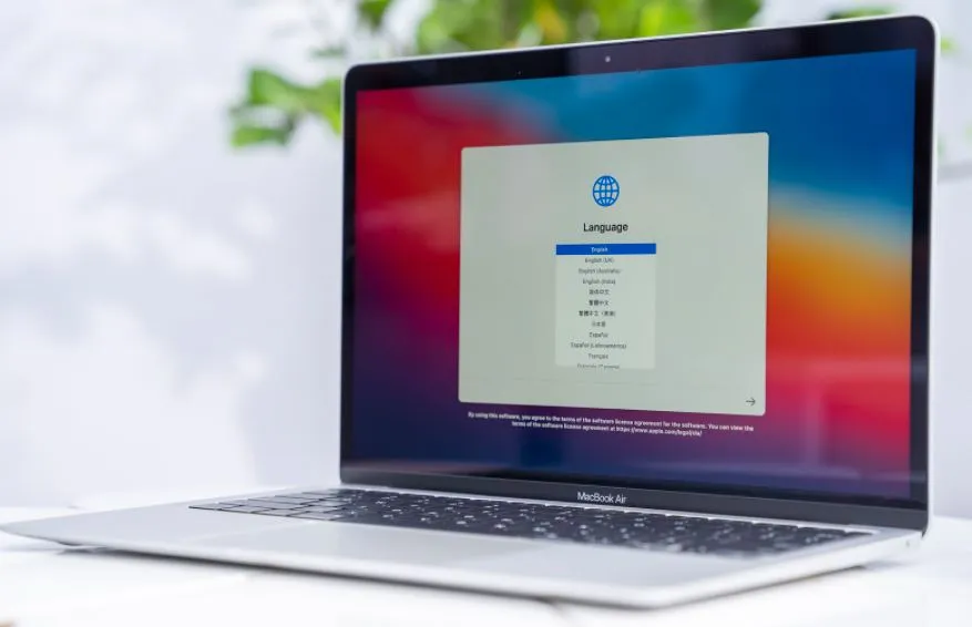 Di Động Việt bán Macbook M1 gần 28 triệu đồng ảnh 1