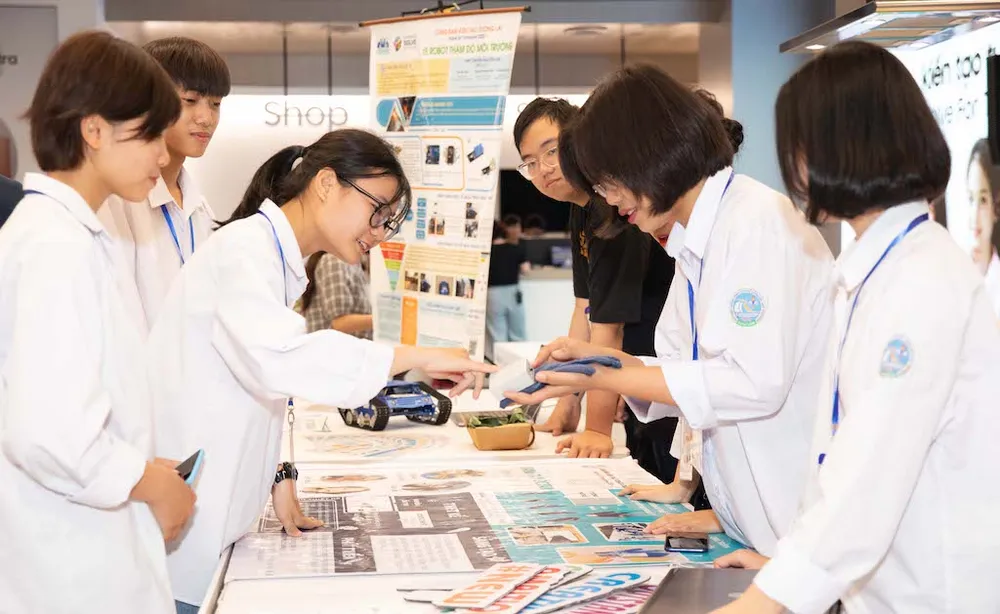 Hơn 1 tỷ đồng với nhiều hạng mục giải thưởng hấp dẫn cho cuộc thi Solve For Tomorrow  ảnh 1