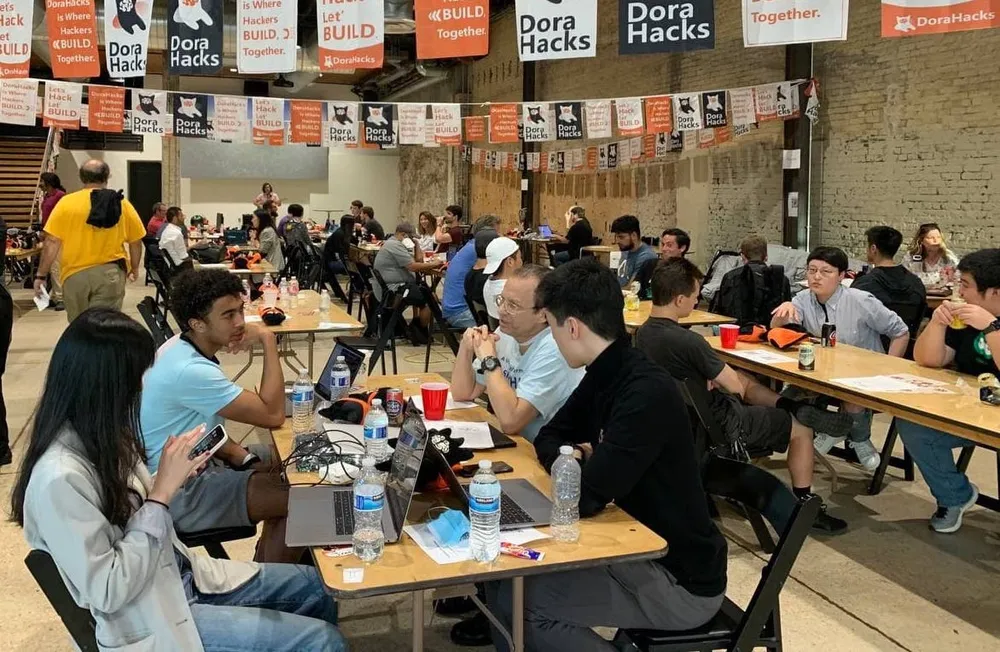 Trao thưởng cho 15 đội lọt vào vòng chung kết Vietnam Super Blockathon ảnh 1