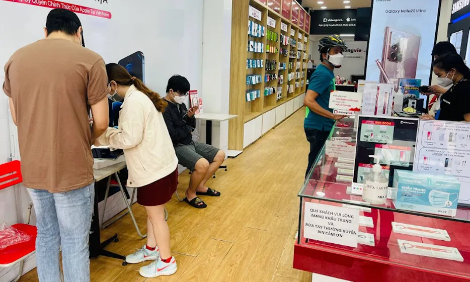 Đa số khách hàng chọn giao dịch online tại Di Động Việt ảnh 1