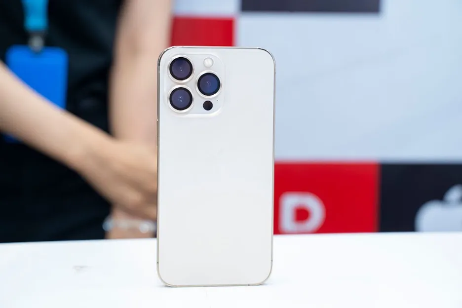 iPhone 13, 13 Pro bất ngờ “sập” giá vào đầu tháng 11 ảnh 2