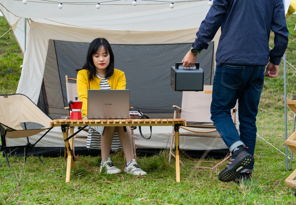 Huawei ra mắt trạm sạc di động iSitePower M Mini ảnh 1