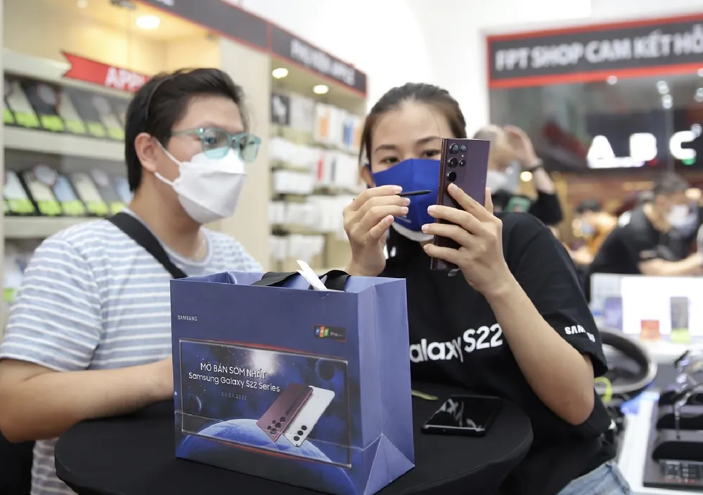 Các hệ thống bán lẻ di động chính thức mở bán Samsung Galaxy S22 Series ảnh 2