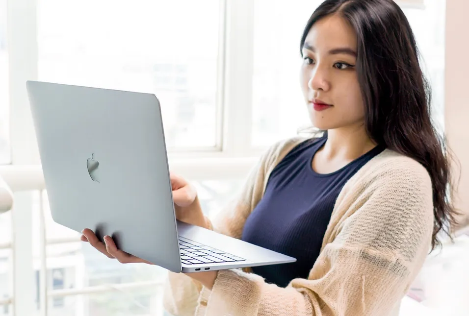  Giá AirPods 2 chính hãng VN giảm mạnh, chỉ còn 2.749.000 đồng ảnh 2