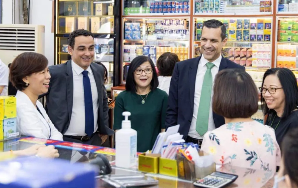 Phó Chủ tịch hãng dược hàng đầu thế giới GSK thăm và làm việc chính thức cùng FPT Long Châu ảnh 1