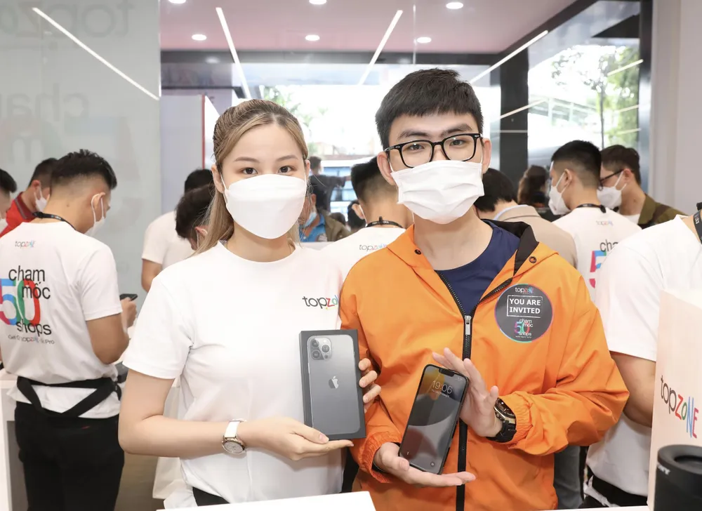 Mừng cột mốc 50 cửa hàng TopZone, Thế Giới Di Động hướng đến doanh thu 1 tỷ USD ảnh 1