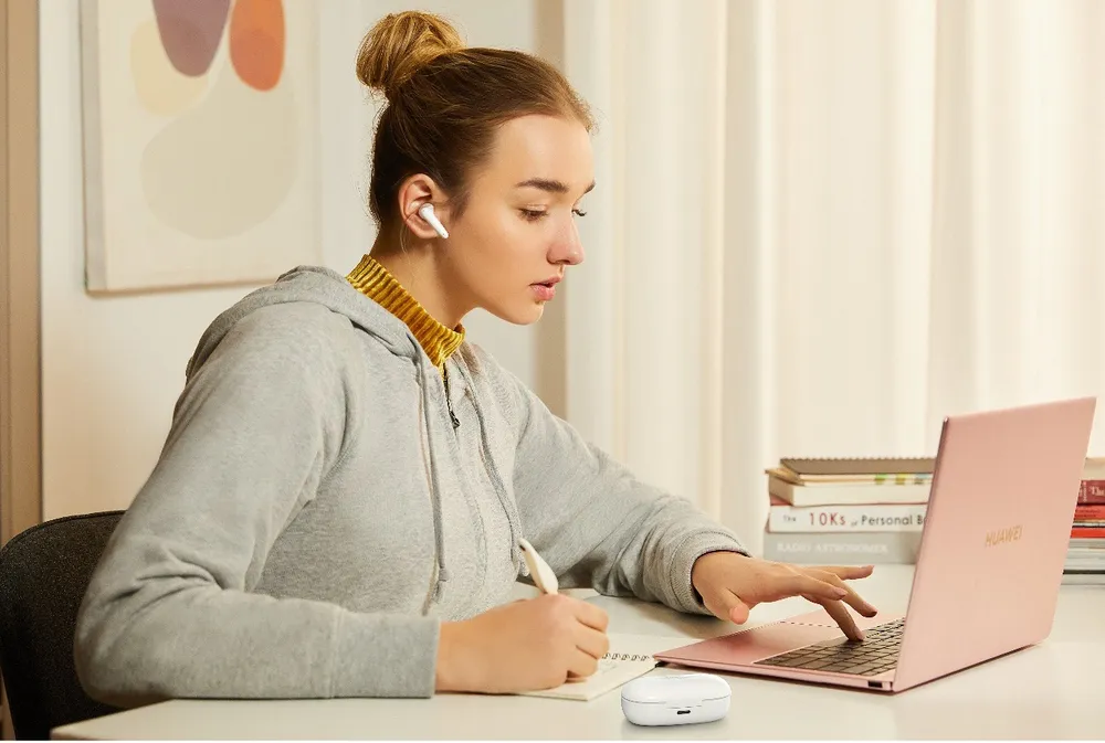 Tai nghe Freebuds SE mới của HUAWEI giá dưới 1 triệu đồng ảnh 1