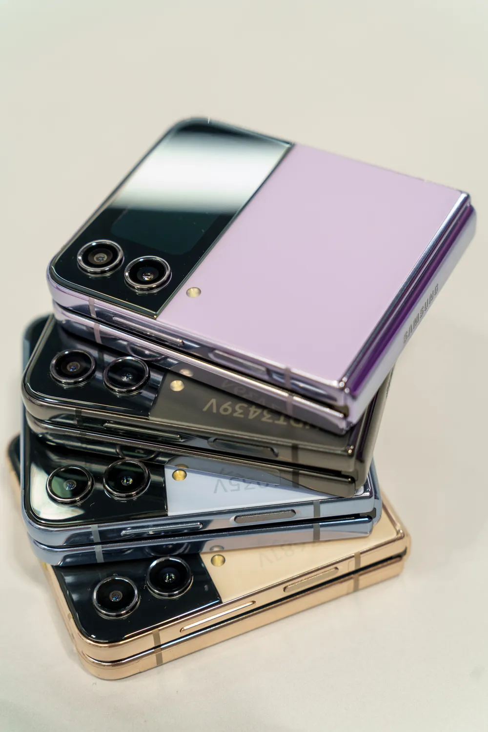 Galaxy Z Flip4 và Galaxy Z Fold4 của Samsung sẵn sàng đến tay người dùng ảnh 2