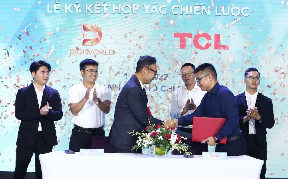 TCL ra mắt bộ 3 điện thoại thông minh TCL 30 Series do Digiworld phân phối ảnh 2