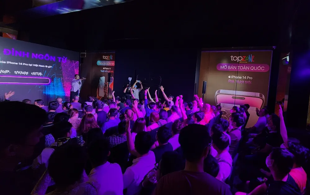 Rạng sáng nay, hàng loạt nhà bán lẻ giao iPhone 14 Series VN/A đến tay người tiêu dùng ảnh 8