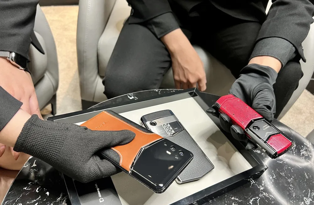 Vào cửa hàng Vertu chính hãng tại TPHCM ảnh 5