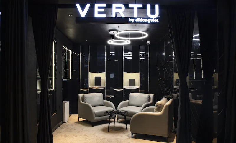 Vertu Signature V Pure Black Full Gold có giá gần 2,3 tỷ đồng, là chiếc điện thoại đắt nhất Việt Nam ảnh 4