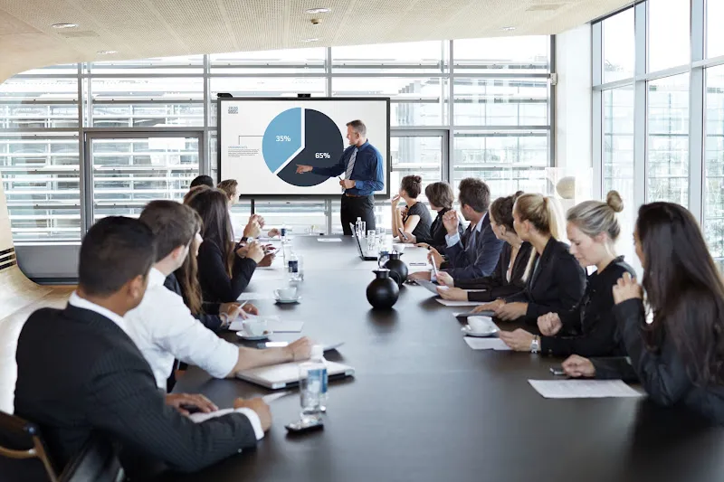 Màn hình tương tác ViewSonic mang đến hàng loạt công cụ hữu ích để giúp việc họp trở nên nhanh chóng, tiện lợi