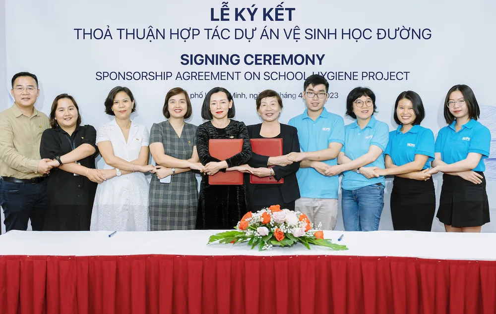 FPT Long Châu và Quỹ Hy vọng đã ký kết triển khai dự án "Vệ sinh học đường"