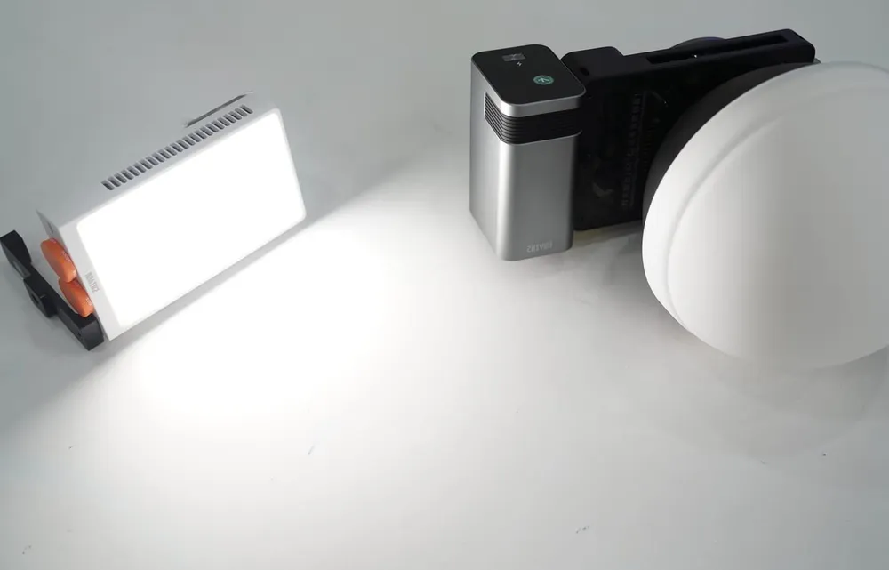 Sản phẩm Zhiyun Molus X100 và Zhiyun Fiveray M40 Minh Tuấn Mobile mở bán