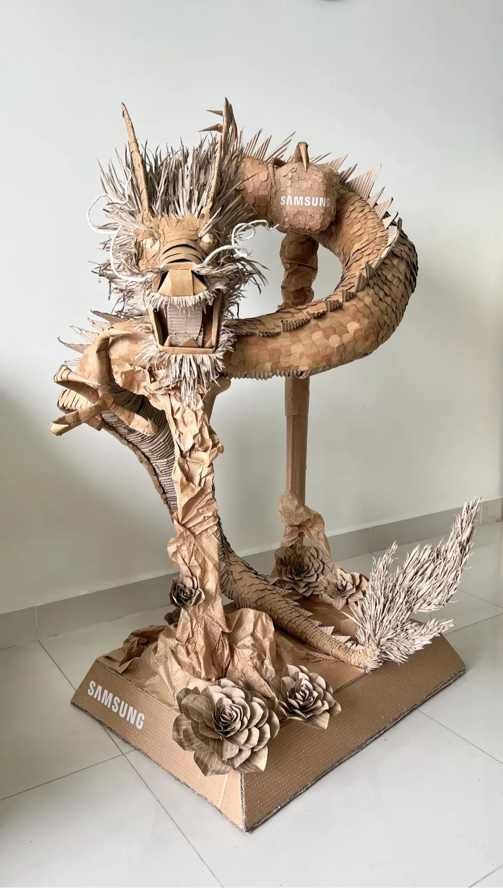 Tác phẩm “Kim long bảo ngọc” của tác giả Phan Thị Thùy Trang đoạt giải nhì Tác phẩm “Kim long bảo ngọc” của tác giả Phan Thị Thùy Trang đoạt giải nhì