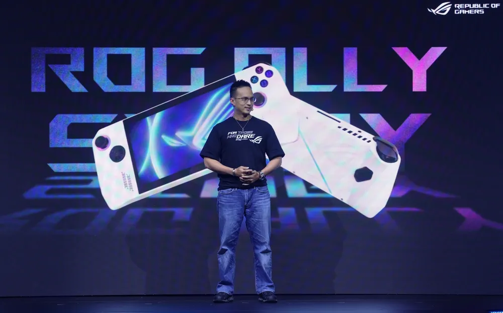 Ông Eric Lee, Giám đốc ASUS Việt Nam phát biểu khai mạc sự kiện giới thiệu sản phẩm ROG Ally