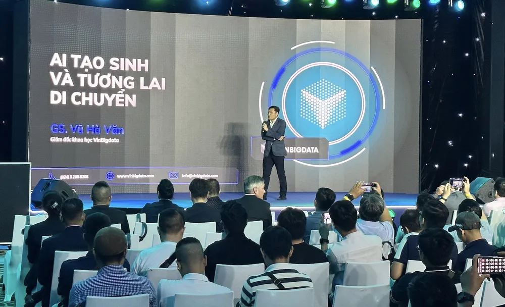 Giáo sư Vũ Hà Văn, Giám đốc khoa học Công ty Cổ phần VinBigdata. Giáo sư Vũ Hà Văn, Giám đốc khoa học Công ty Cổ phần VinBigdata.
