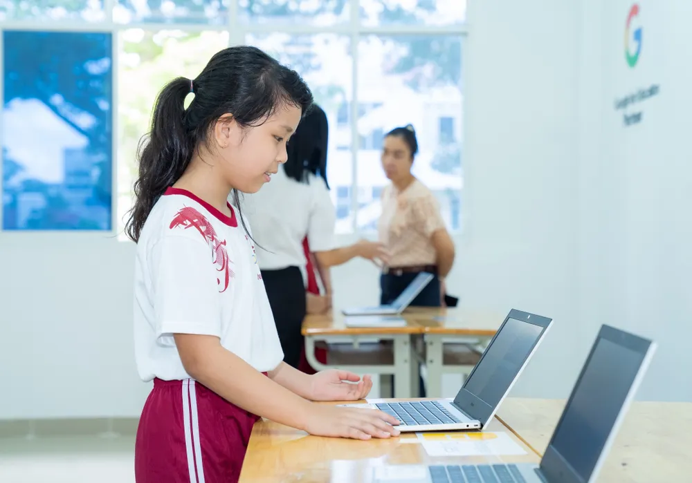 Chromebook Go thích hợp với học sinh