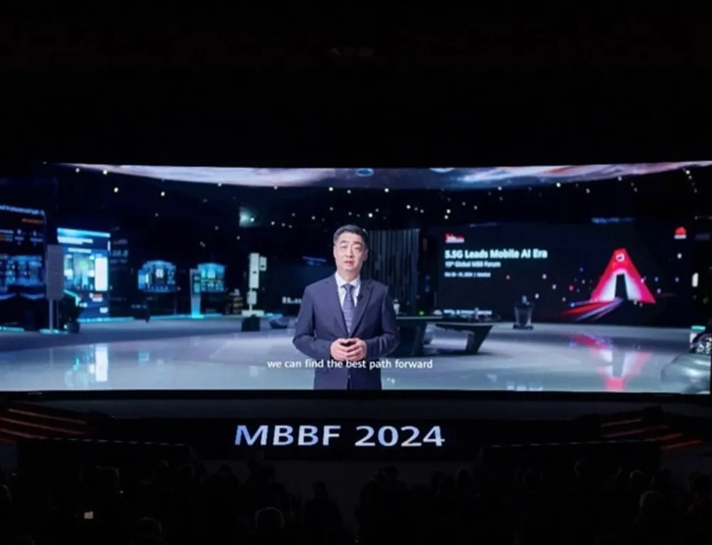 Ông Ken Hu_Chủ tịch Luân phiên của Huawei phát biểu khai mạc MBBF 2024.jpg