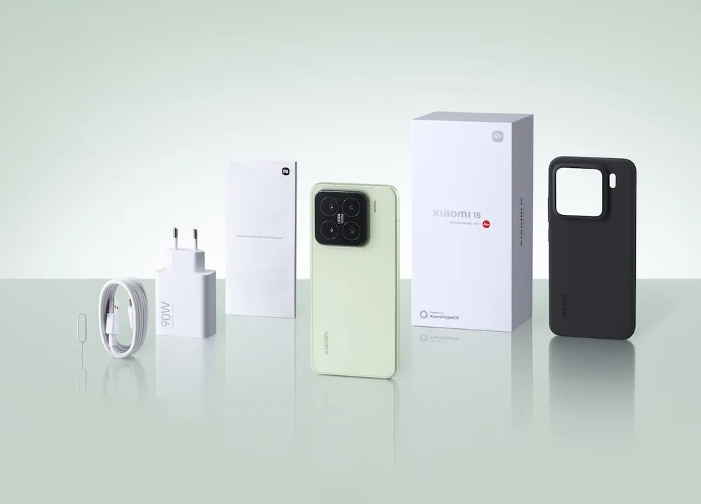 Xiaomi 15_Unboxing image_Green.jpg
