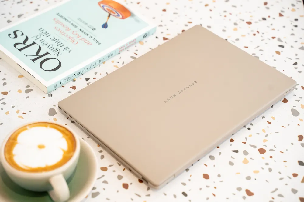 Zenbook 14 (UM3406)16.jpg