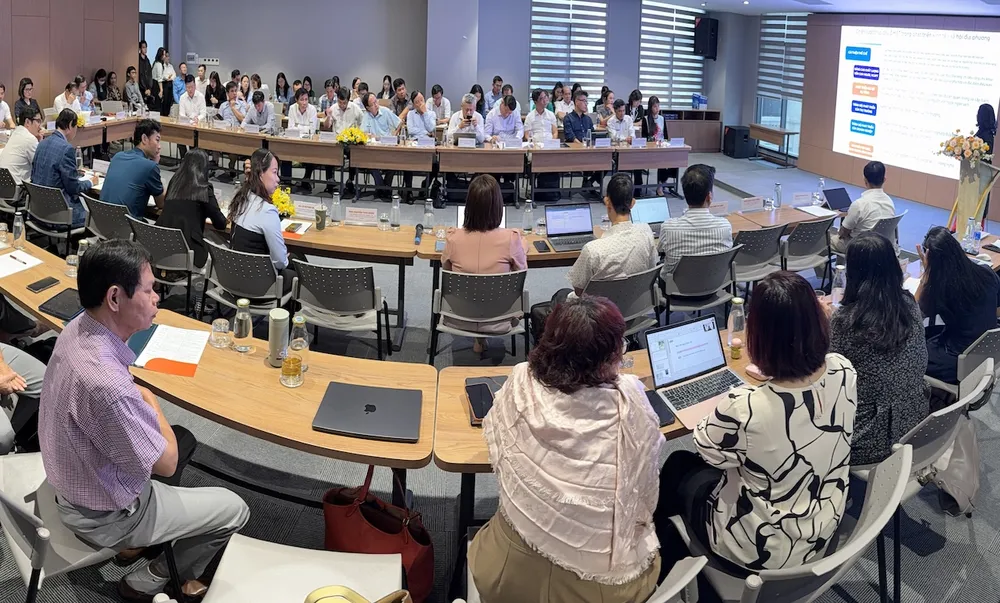 Tọa đàm “Chính sách thúc đẩy khoa học, công nghệ, đổi mới sáng tạo và chuyển đổi số ở các địa phương nhằm triển khai Nghị quyết 57 do Đại học Kinh tế TPHCM tổ chức.