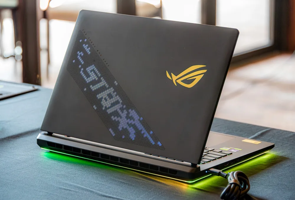 ROG Strix SCAR 16 18 (1).jpg