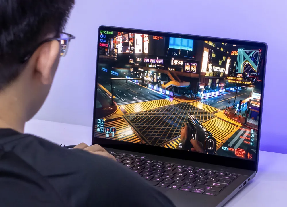 ROG Zephyrus G14 2025 (1).jpg