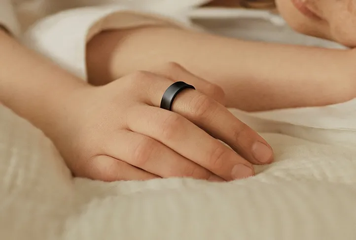 Copy of 1000x Galaxy Ring_Lifestyle KV_Sleep_Female_Statement_2P_RGB.jpg