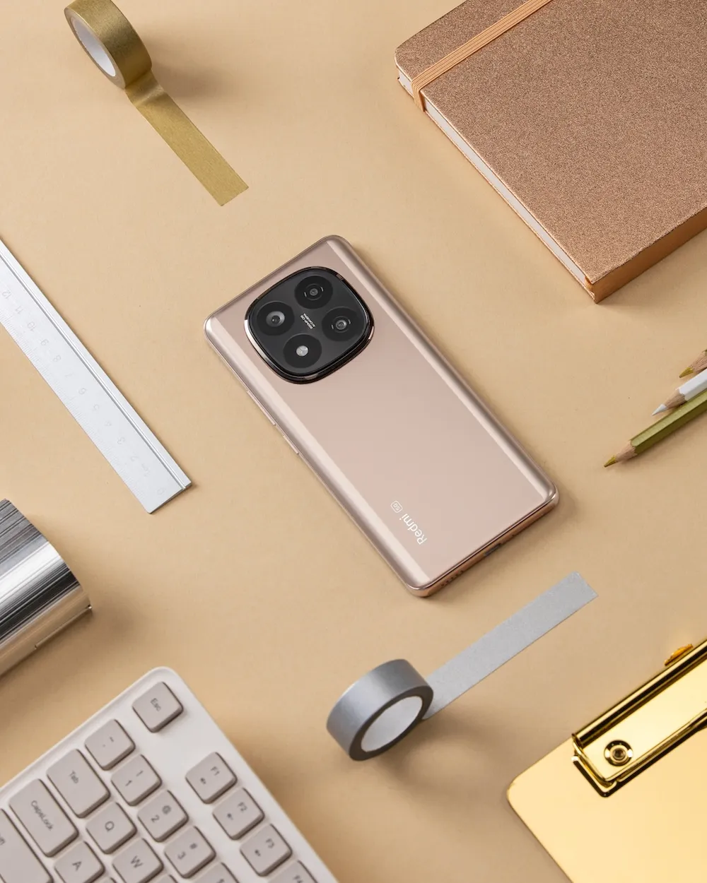 Redmi Note 14 Pro+ 5G_Sand Gold Product usage photo #1.jpg