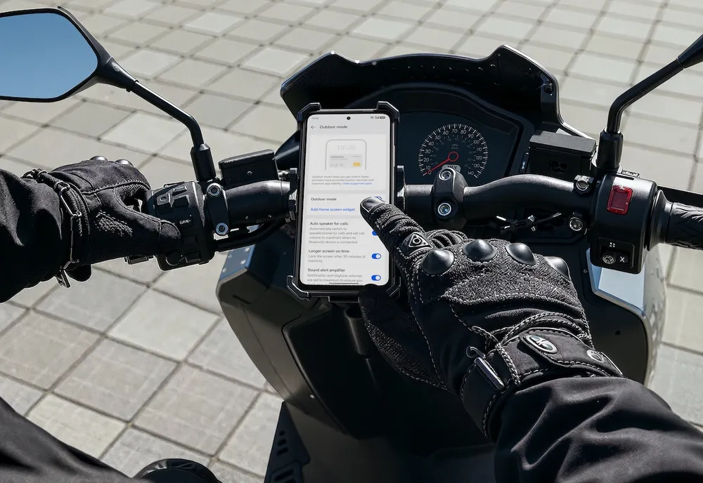 Glove Touch+ OutDoor Mode Laser White .jpg