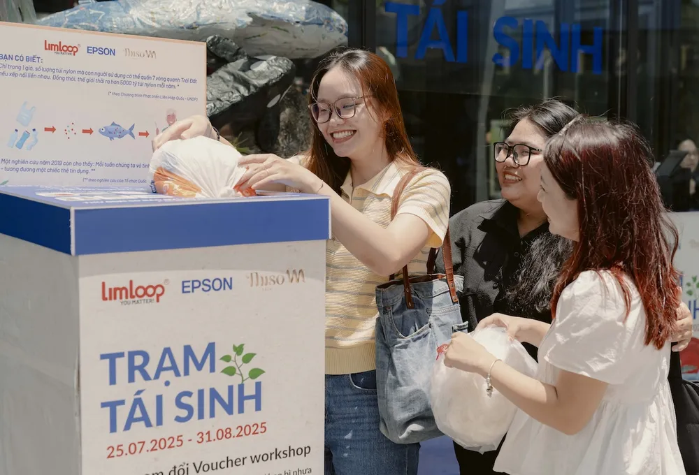 “Trạm Tái Sinh” với hoạt động thu gom thu gom bao nylon.