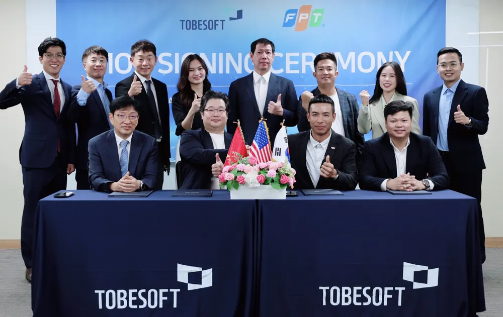 Đại diện TOBESOFT và FPT ký kết ghi nhớ