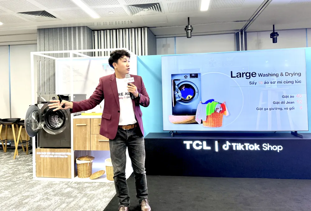 TCL Care Aura DD Inverter với dung tích giặt 10.5kg, sấy 7kg và thiết kế tinh gọn...