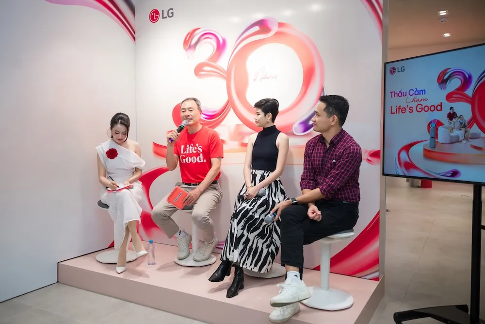 Ông Song Ikhwan chia sẻ tại Buổi gặp gỡ báo chí kỷ niệm 30 năm LG tại Việt Nam