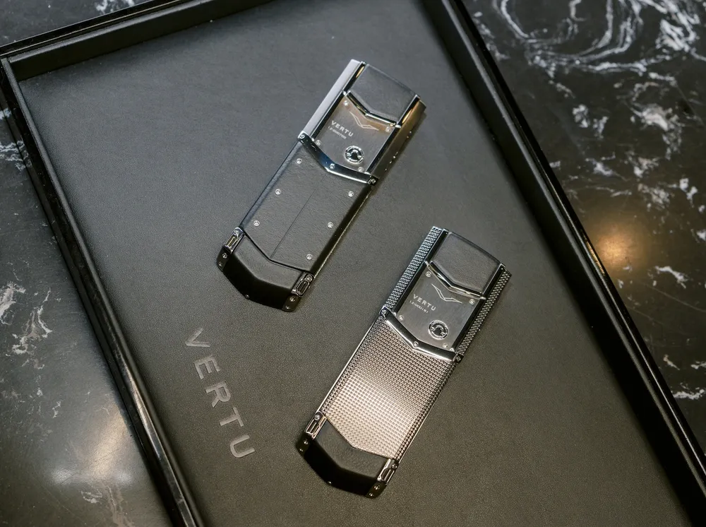 Vertu Việt Nam - Vertu Signature V 4G chính hãng.JPG