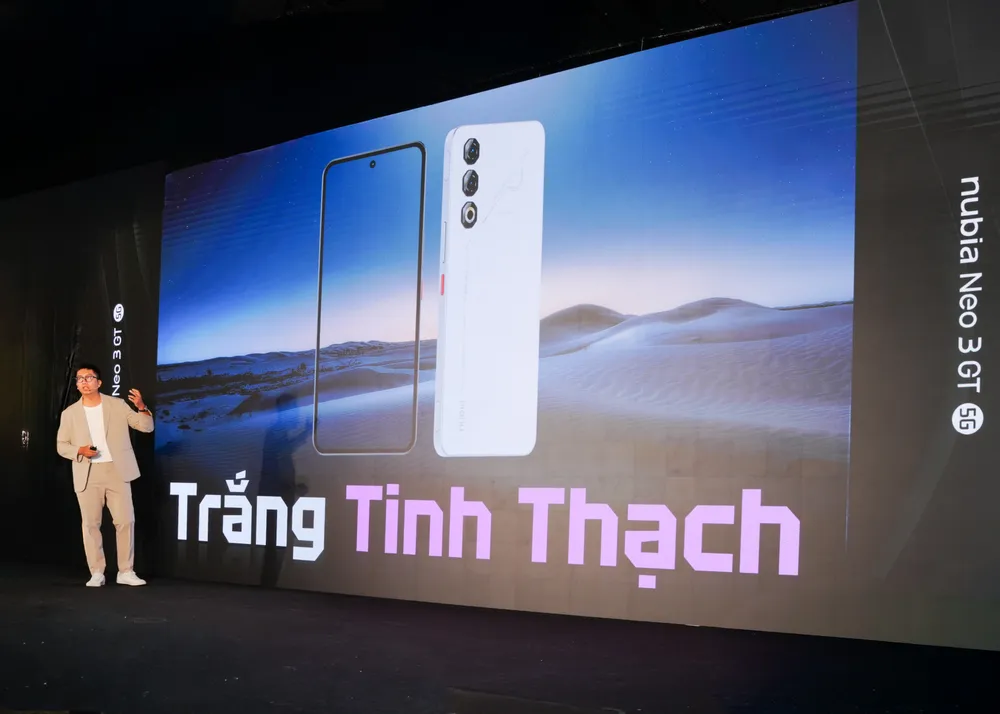 Đại diện nubia Việt Nam giới thiệu về sản phẩm nubia NEO 3 GT 5G tại sự kiện .jpg