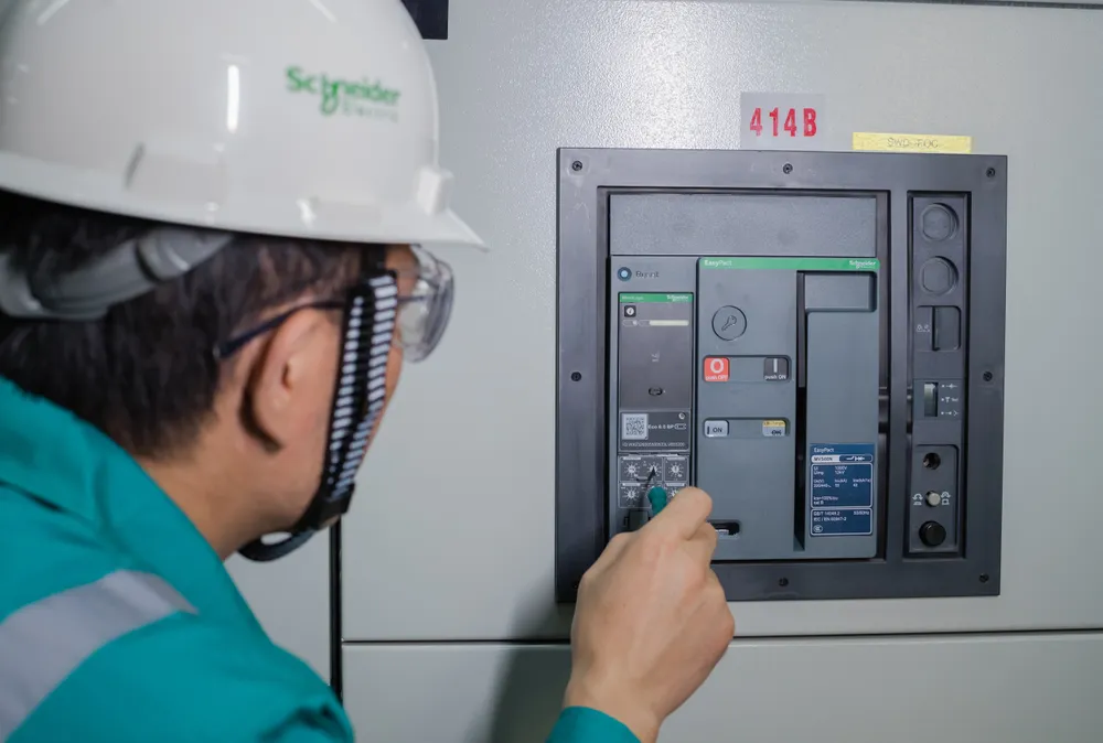 EasyPact MVS có khả năng ngắt mạch với dòng cắt lên tới 85 kA giúp ngăn chặn hiệu quả các sự cố đoản mạch nghiêm trọng