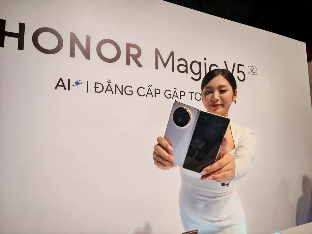 HONOR Magic V5 có giá bán gần 45 triệu đồng