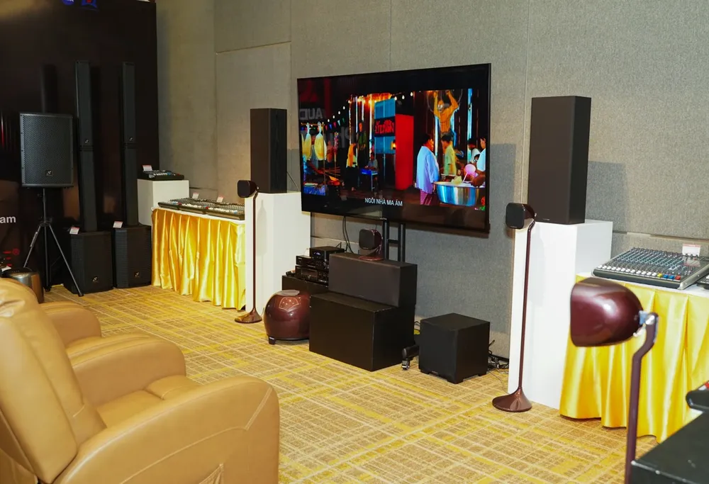 p.h.e show 2025 (113 of 41).jpg