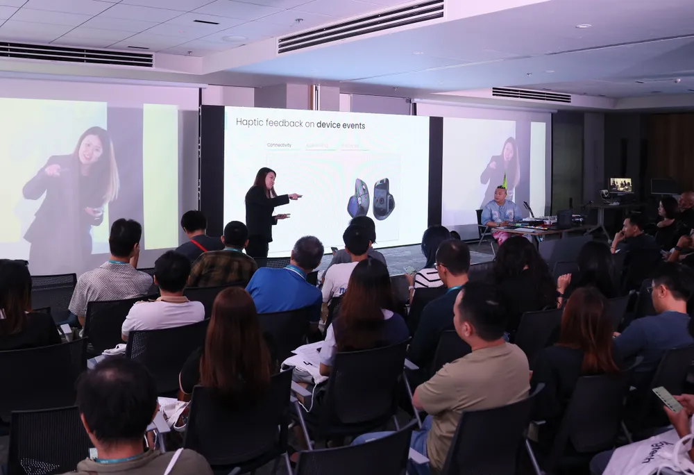 5 Logitech ra mat MX Master 4 vua qua.JPG