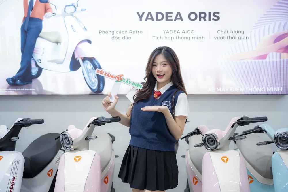 Tại showroom Yadea Plus Phạm Hùng, khách hàng có thể trực tiếp trải nghiệm các dòng xe điện chính hãng