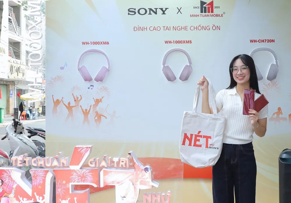 Ban tổ chức dành tặng các phần quà giá trị cho khách hàng may mắn thông qua chương trình bốc thăm