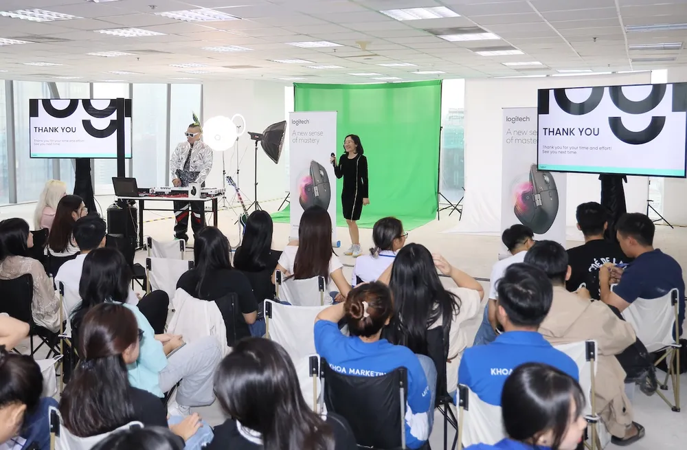 Anh 4 - Lim Tower.JPG