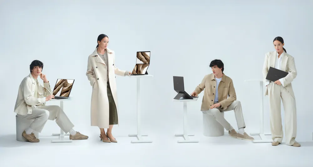 Zenbook DUO_UX8407AA_Scenario photo_06.jpg