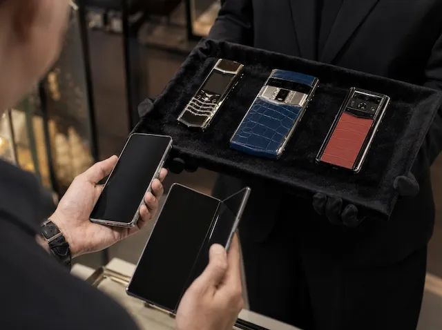 Vertu vừa tung ra chương trình đổi iPhone, Samsung cũ lấy… Vertu chính hãng.