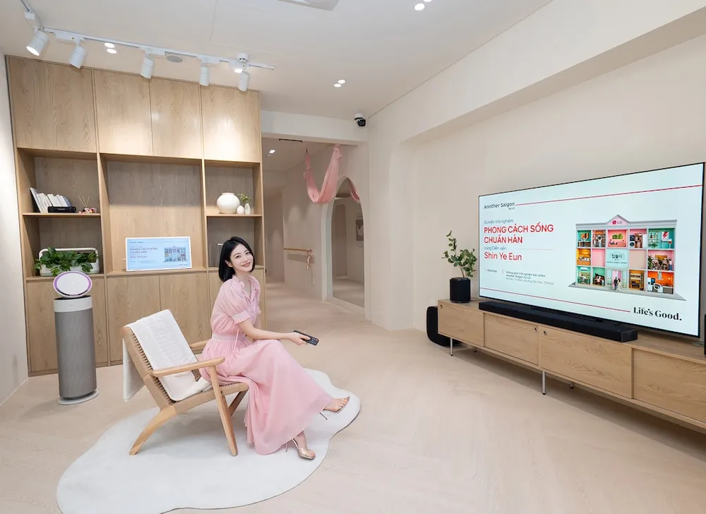 Diễn viên Shin Ye Eun trong không gian “Chọn K-Tech, Sống Chuẩn Hàn”